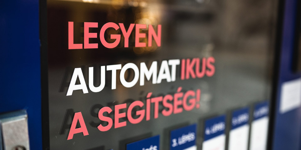 Itt egy automata, amivel boldogságot vehetsz gyerekeknek